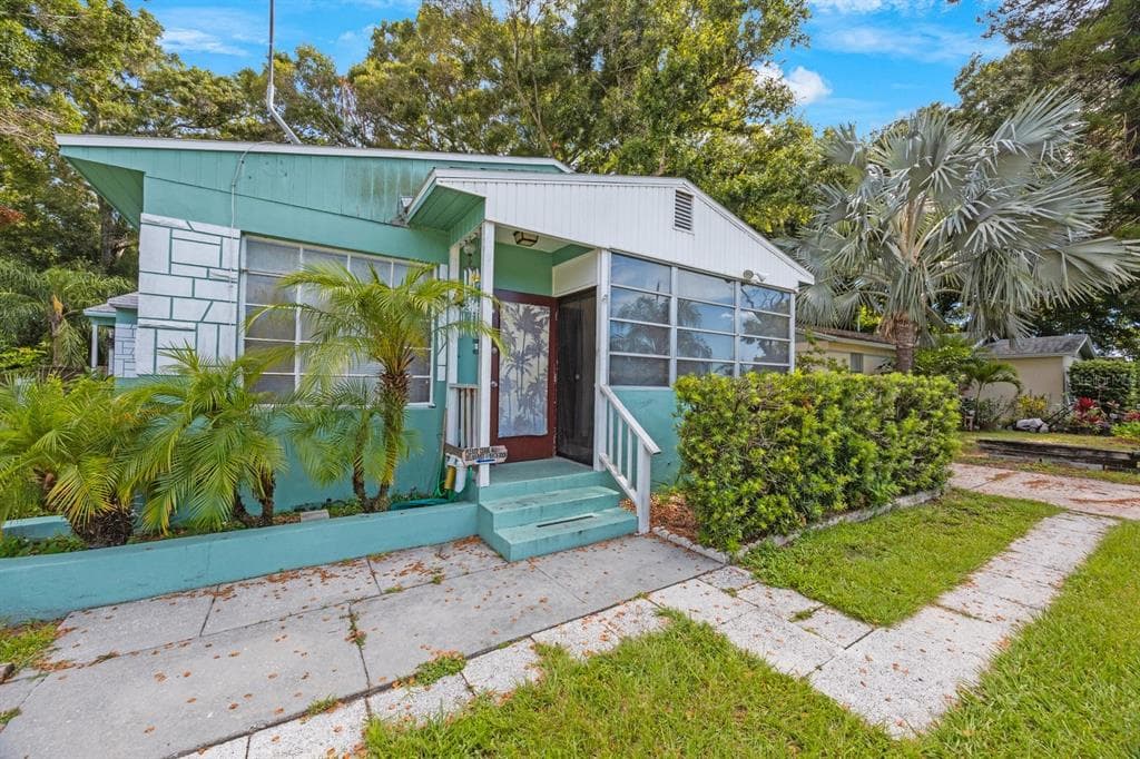 2150 25TH AVENUE N ST PETERSBURG, FL 33713