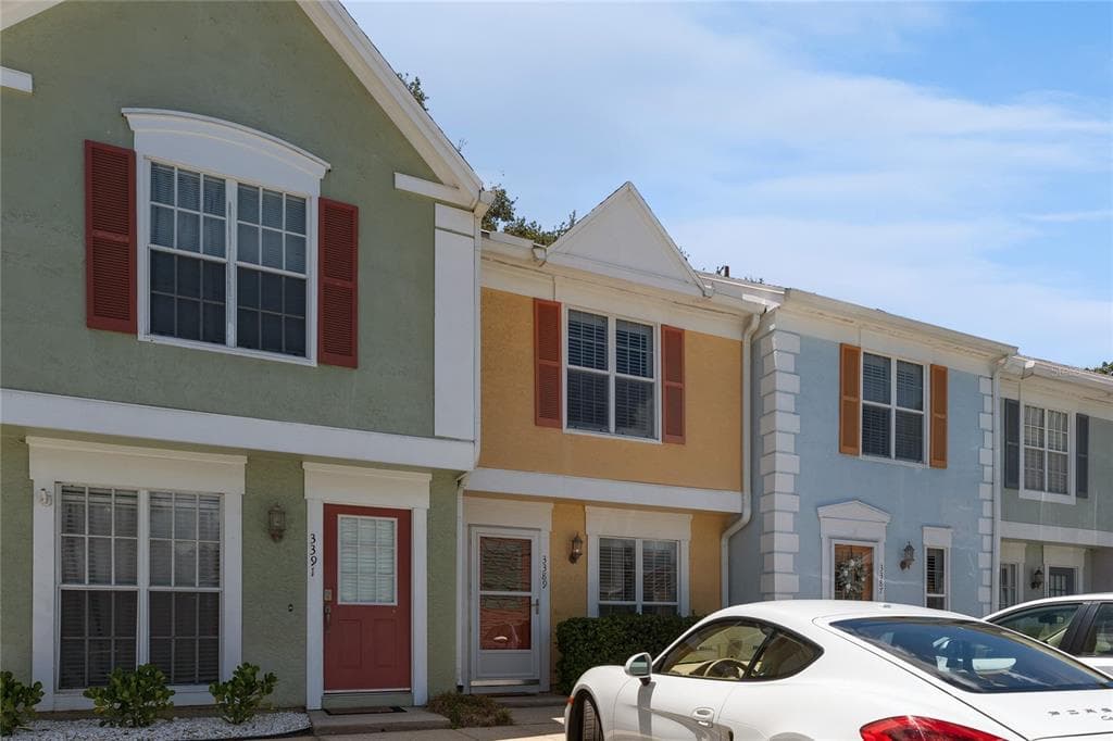 3389 W WYOMING CIRCLE UNIT 3389 TAMPA, FL 33611