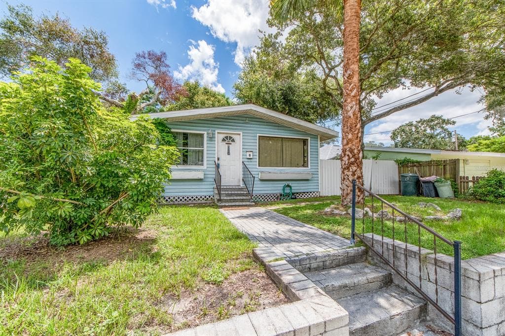324 3RD AVENUE N SAFETY HARBOR, FL 34695