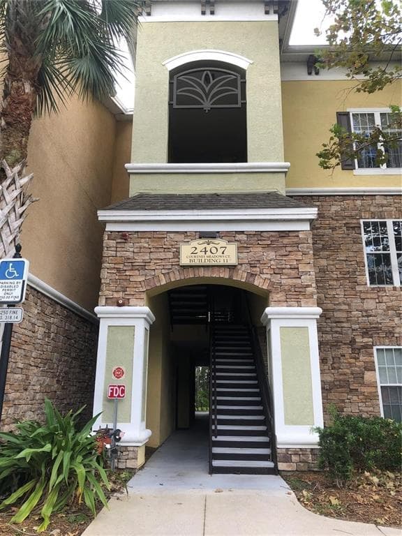 2407 COURTNEY MEADOWS COURT UNIT 302 TAMPA, FL 33619