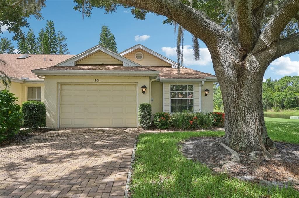 2011 FALL RIVER COURT SUN CITY CENTER, FL 33573