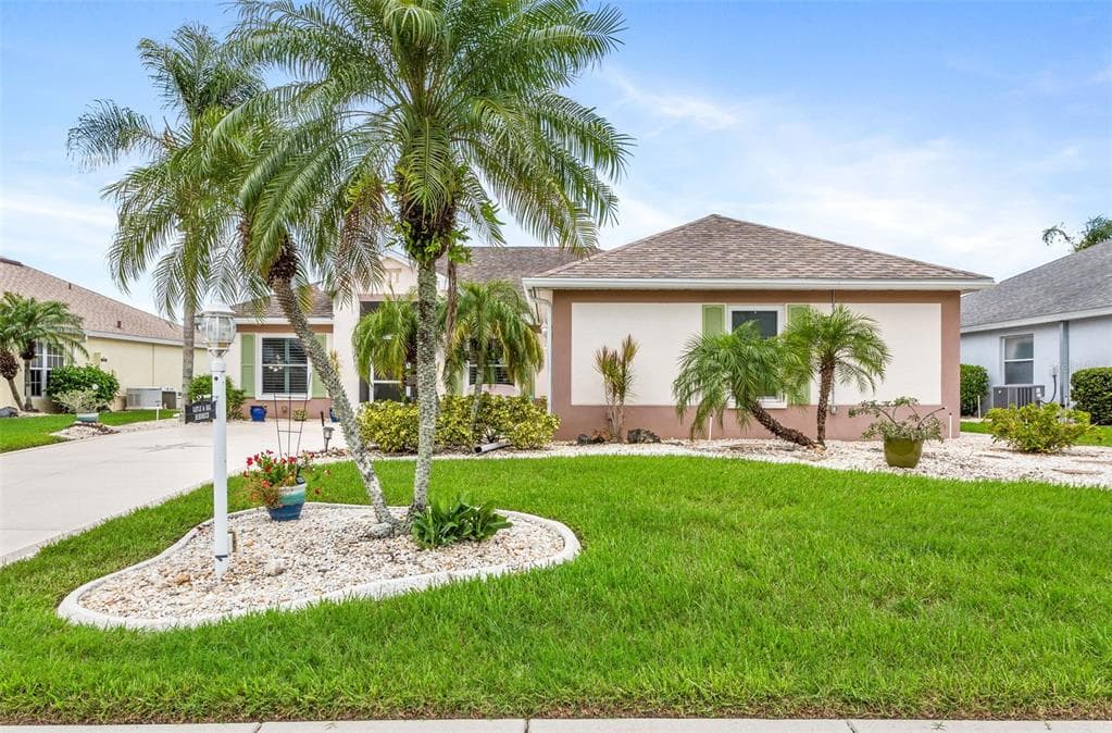 2215 N CREEK COURT SUN CITY CENTER, FL 33573