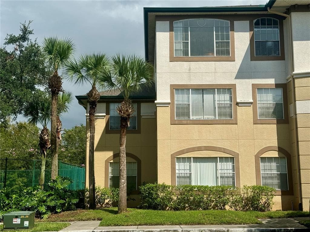 17102 CARRINGTON PARK DRIVE UNIT 302 TAMPA, FL 33647