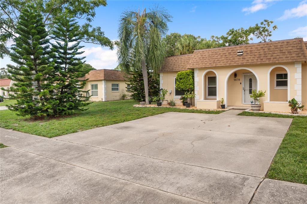 9878 86TH STREET SEMINOLE, FL 33777