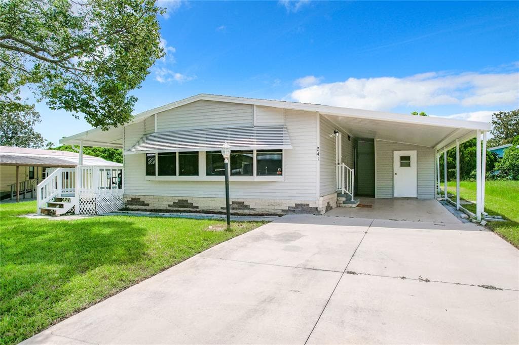 241 MENLO PARK AVENUE DAVENPORT, FL 33897