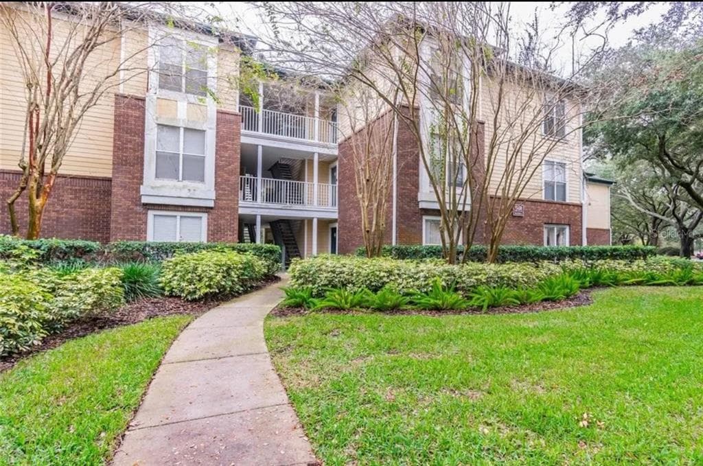 10024 STRAFFORD OAK COURT UNIT 808 TAMPA, FL 33624