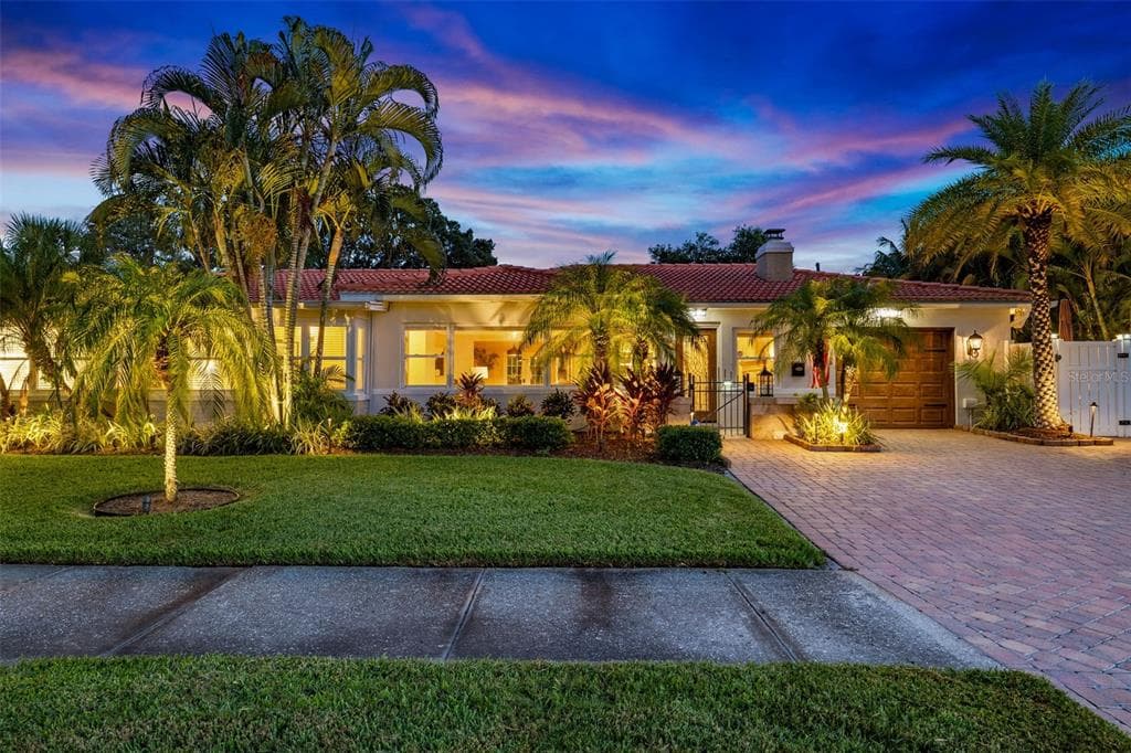 963 SNELL ISLE BOULEVARD NE ST PETERSBURG, FL 33704