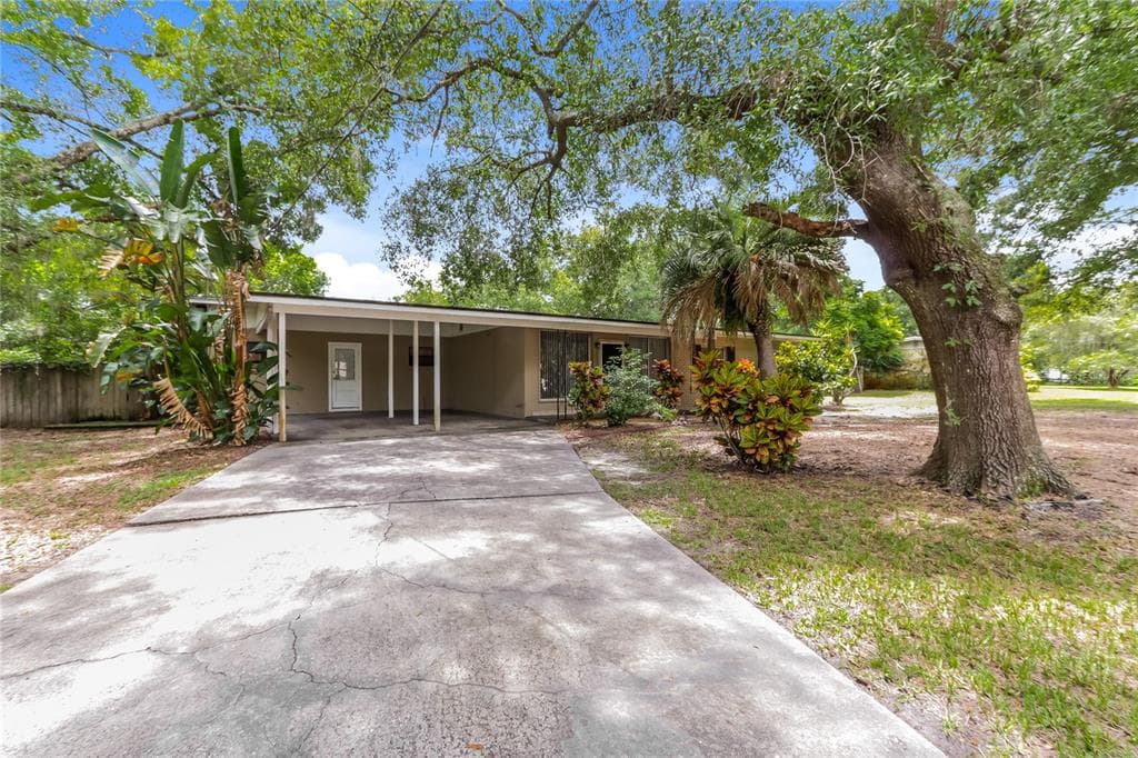 915 HILLSIDE DRIVE LUTZ, FL 33549