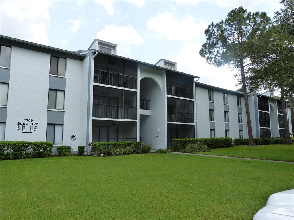 1309 PINE RIDGE CIRCLE E UNIT C2 TARPON SPRINGS, FL 34688