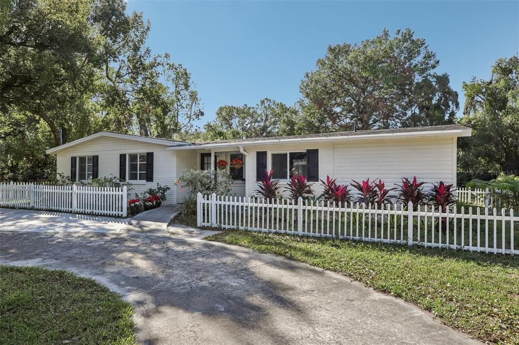 1219 HUMMINGBIRD LANE BRANDON, FL 33511