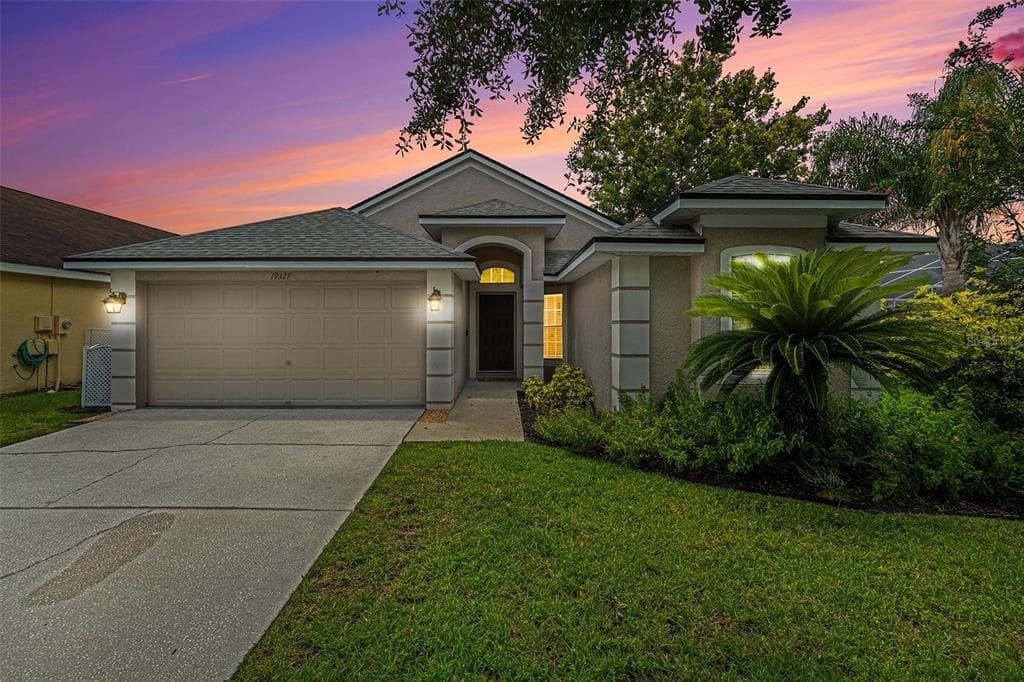 19327 GARDEN QUILT CIRCLE LUTZ, FL 33558