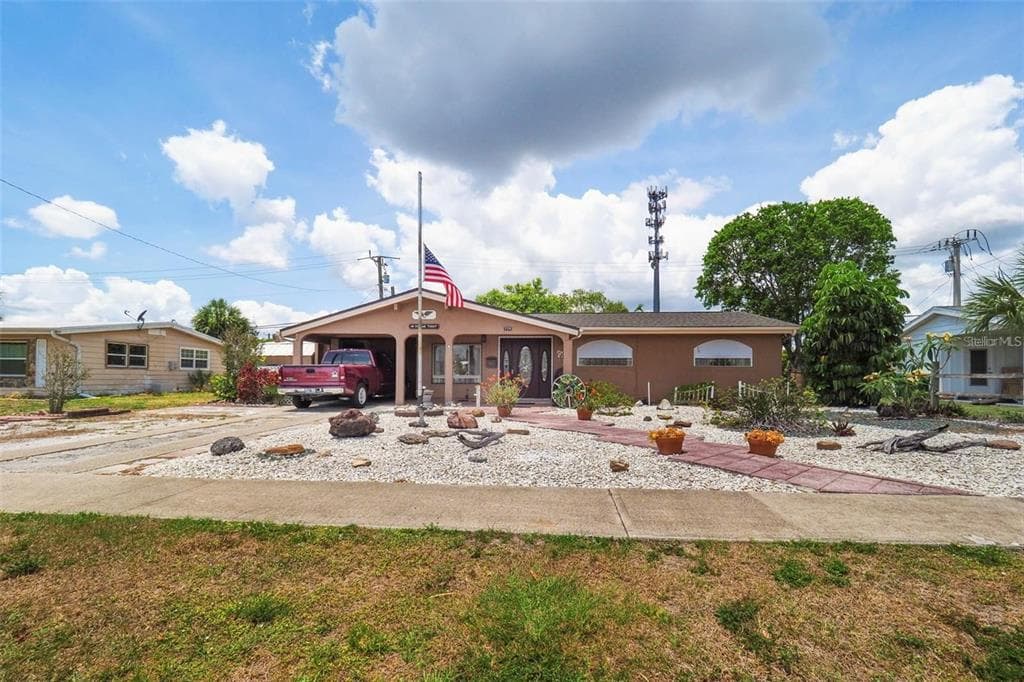 306 LASAYETTE DRIVE NE PORT CHARLOTTE, FL 33952