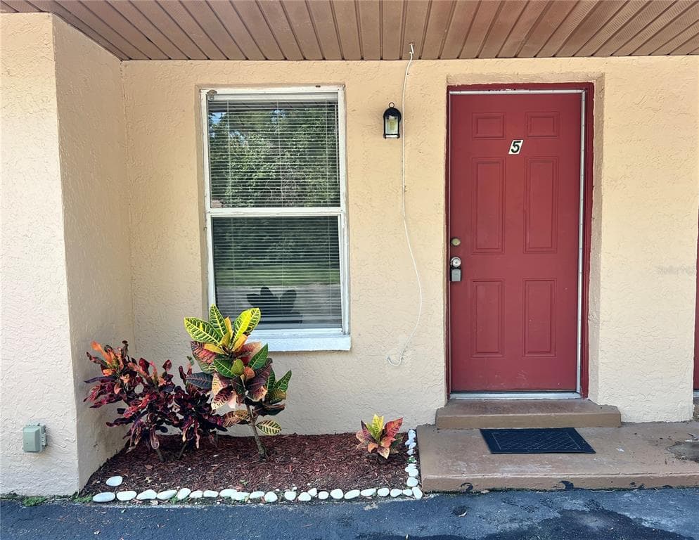11727 N 12TH STREET UNIT 5 TAMPA, FL 33612
