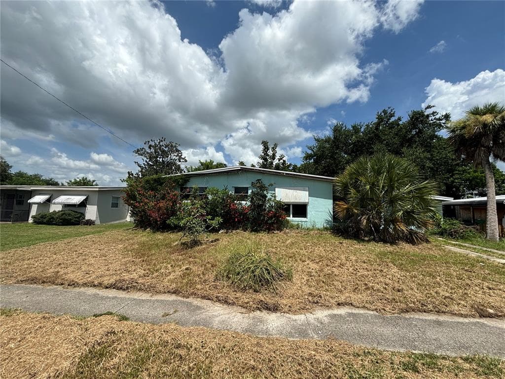 2464 WARNE STREET PORT CHARLOTTE, FL 33952