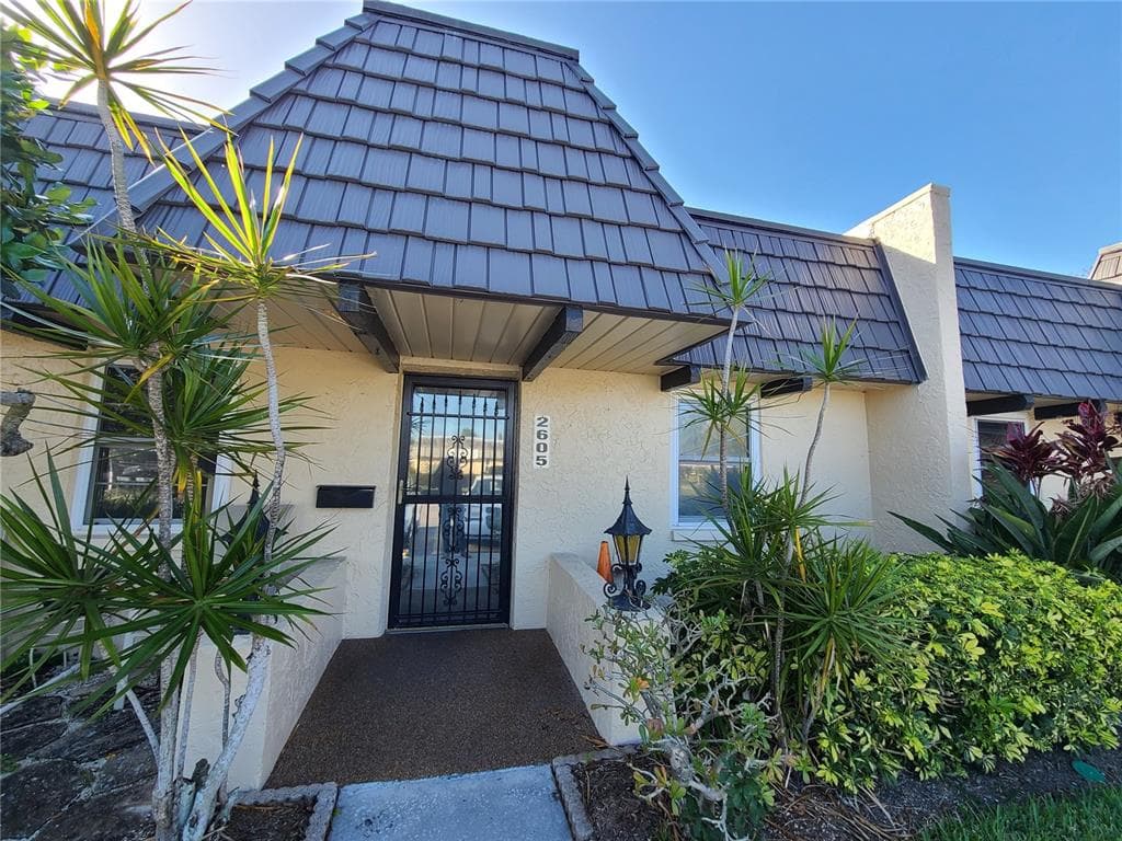 2605 CORDOVA GREEN UNIT 2605 SEMINOLE, FL 33777
