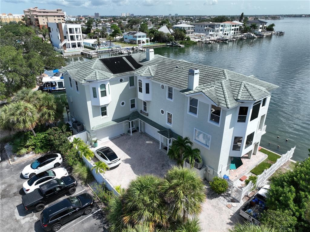 110 50TH AVENUE E ST PETE BEACH, FL 33706