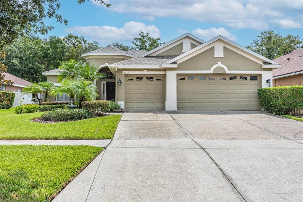 1215 EMERALD HILL WAY VALRICO, FL 33594