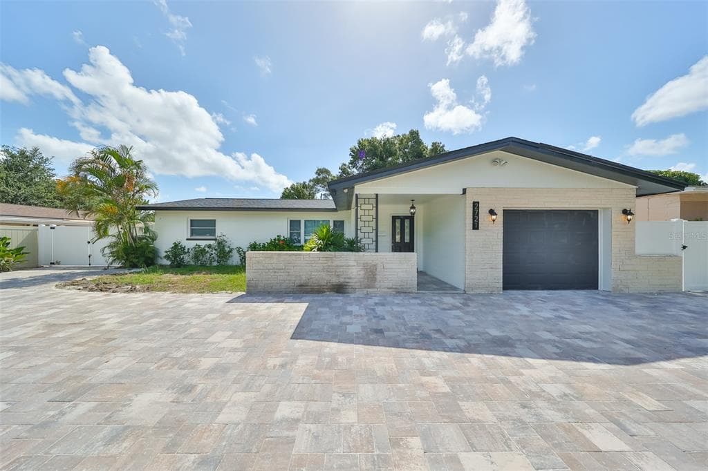 2721 49TH STREET N ST PETERSBURG, FL 33710
