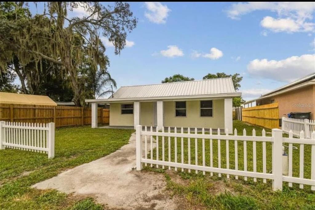 12708 HOLYOKE AVENUE TAMPA, FL 33624