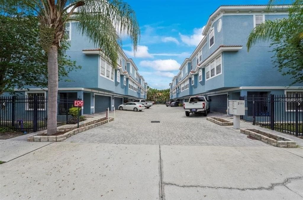 3111 W DE LEON STREET UNIT 9 TAMPA, FL 33609