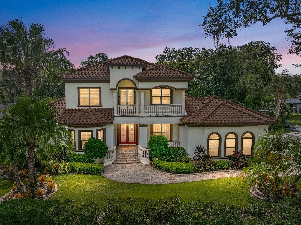 465 LAKE HOLLINGSWORTH DRIVE LAKELAND, FL 33803