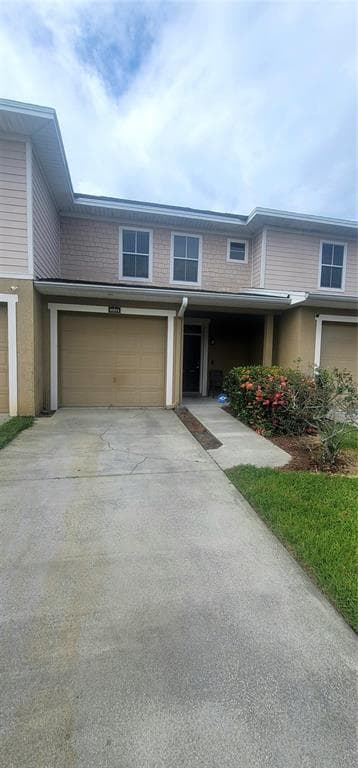 8004 DOWN ROYAL ROAD TAMPA, FL 33610
