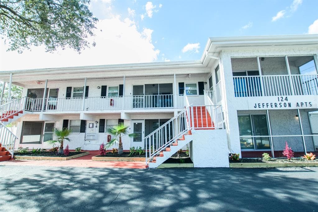 124 N JEFFERSON AVENUE UNIT 5 CLEARWATER, FL 33755