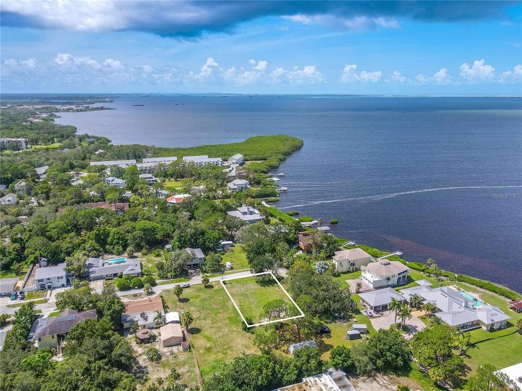 COBURN DRIVE TARPON SPRINGS, FL 34689