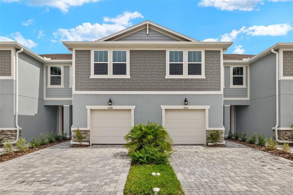 5624 BROOKLET WOODS DRIVE WESLEY CHAPEL, FL 33545