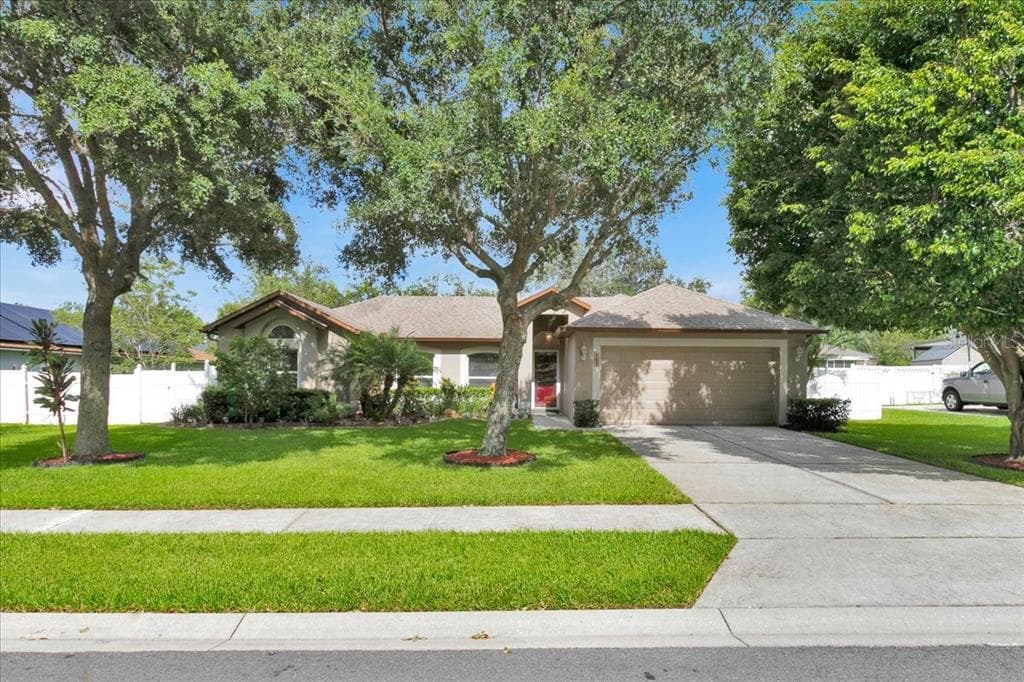 165 LAKEVIEW RESERVE BOULEVARD WINTER GARDEN, FL 34787