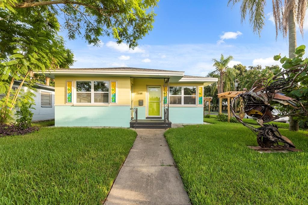 2558 2ND AVENUE S ST PETERSBURG, FL 33712