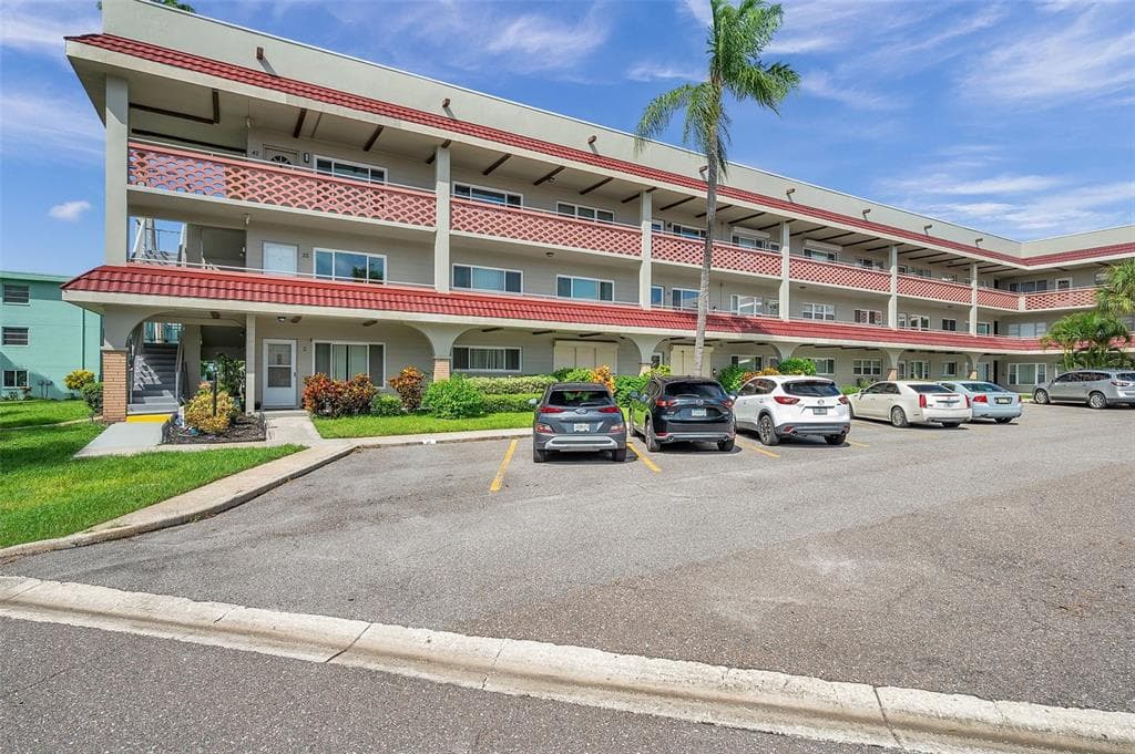 2072 AUSTRALIA WAY W UNIT 28 CLEARWATER, FL 33763