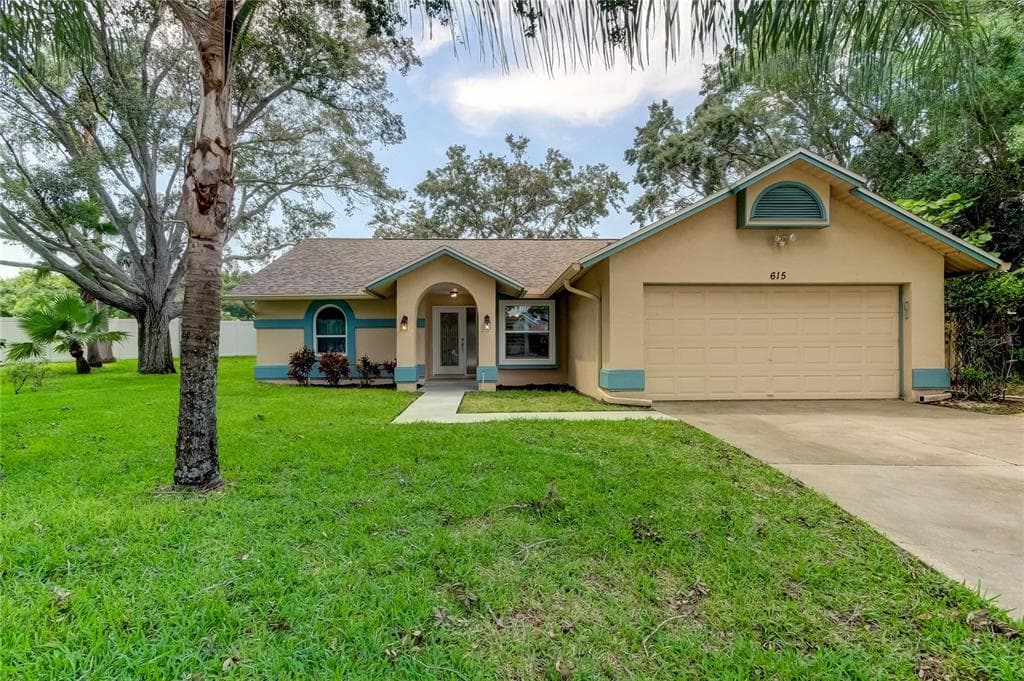 615 BAYSIDE DRIVE TARPON SPRINGS, FL 34689
