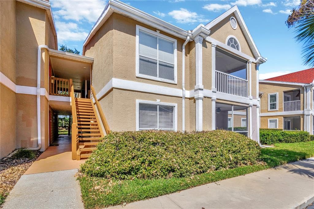 9481 HIGHLAND OAK DR UNIT 606 TAMPA, FL 33647
