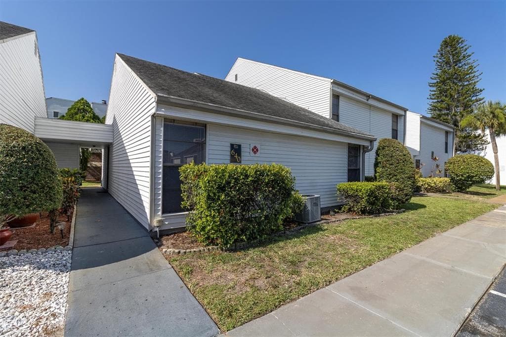 640 HAVEN PLACE UNIT 640 TARPON SPRINGS, FL 34689
