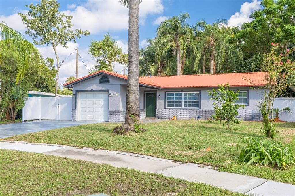 8470 LANTANA DRIVE SEMINOLE, FL 33777