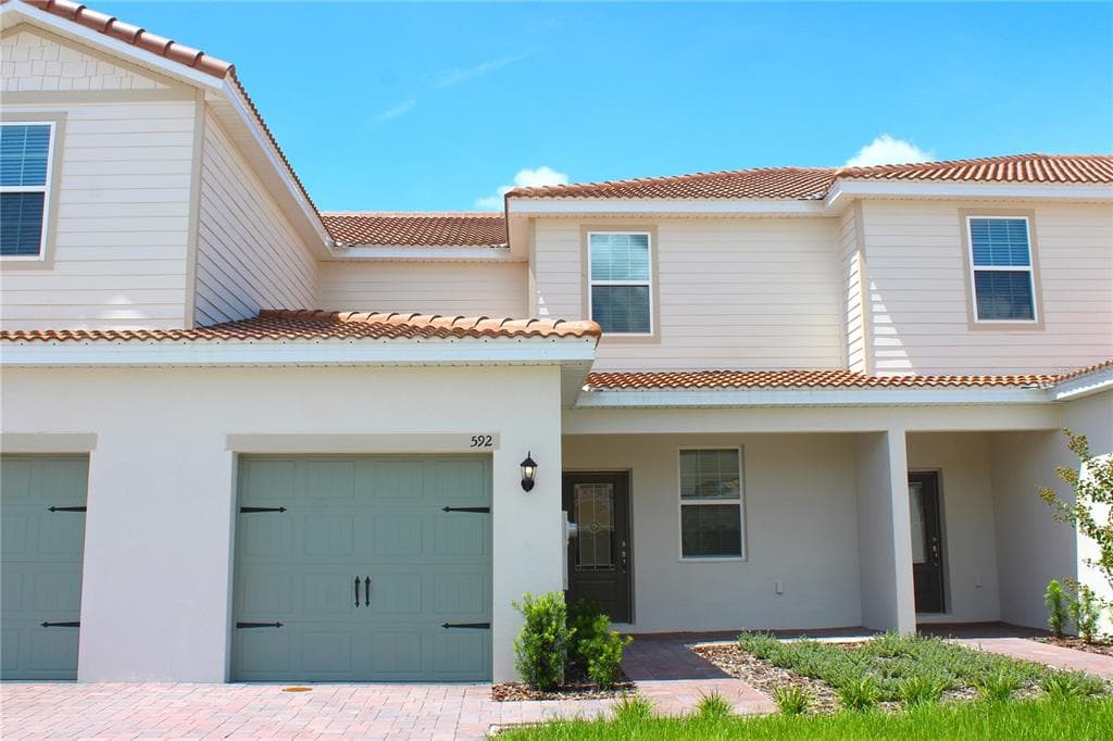 592 BAY LEAF DRIVE POINCIANA, FL 34759