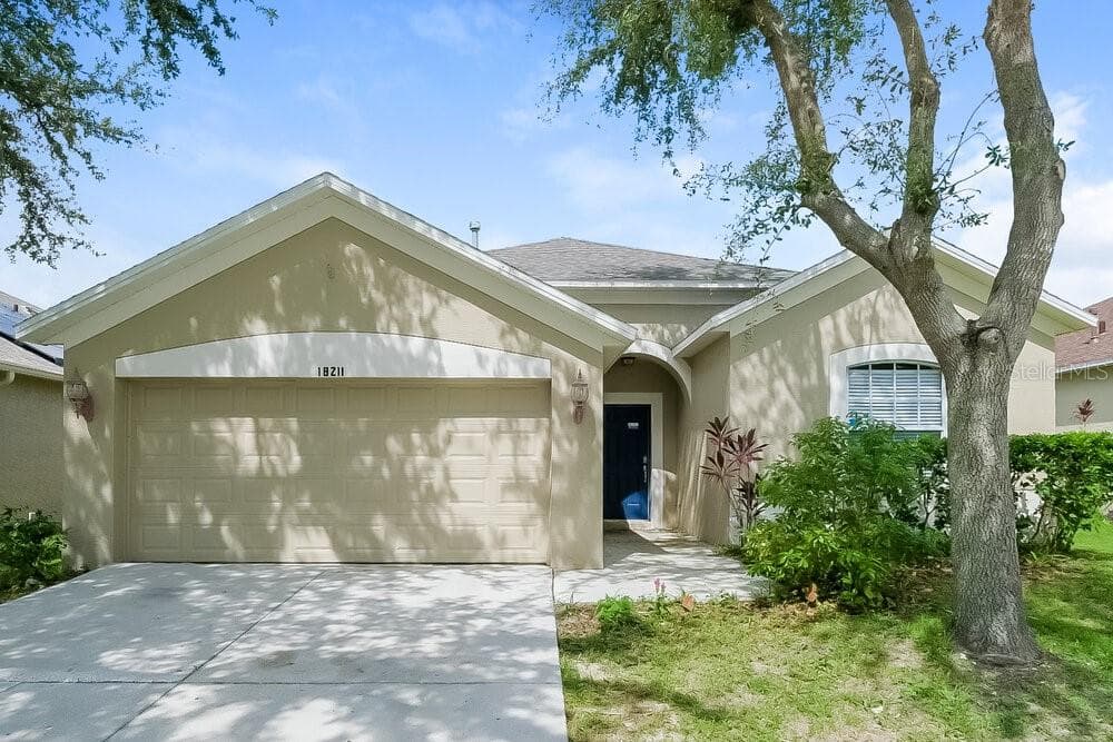 18211 HOLLYHILLS WAY TAMPA, FL 33647
