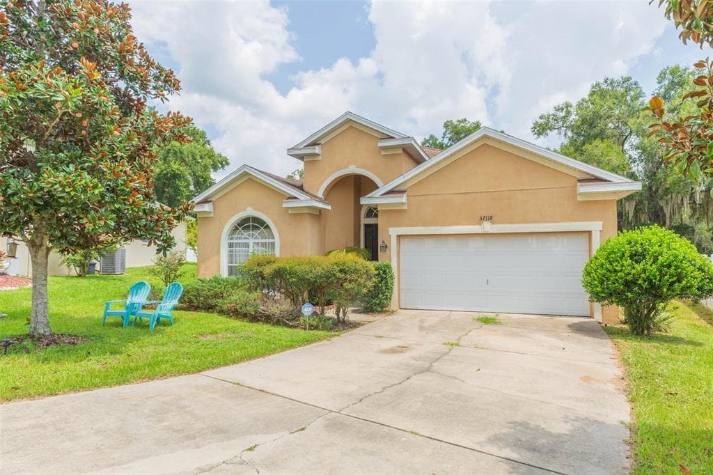 37118 HIGHLAND BLUFF CIRCLE DADE CITY, FL 33523