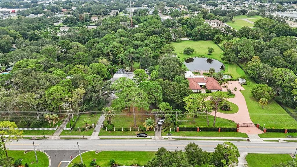 12653 74TH AVENUE N SEMINOLE, FL 33776