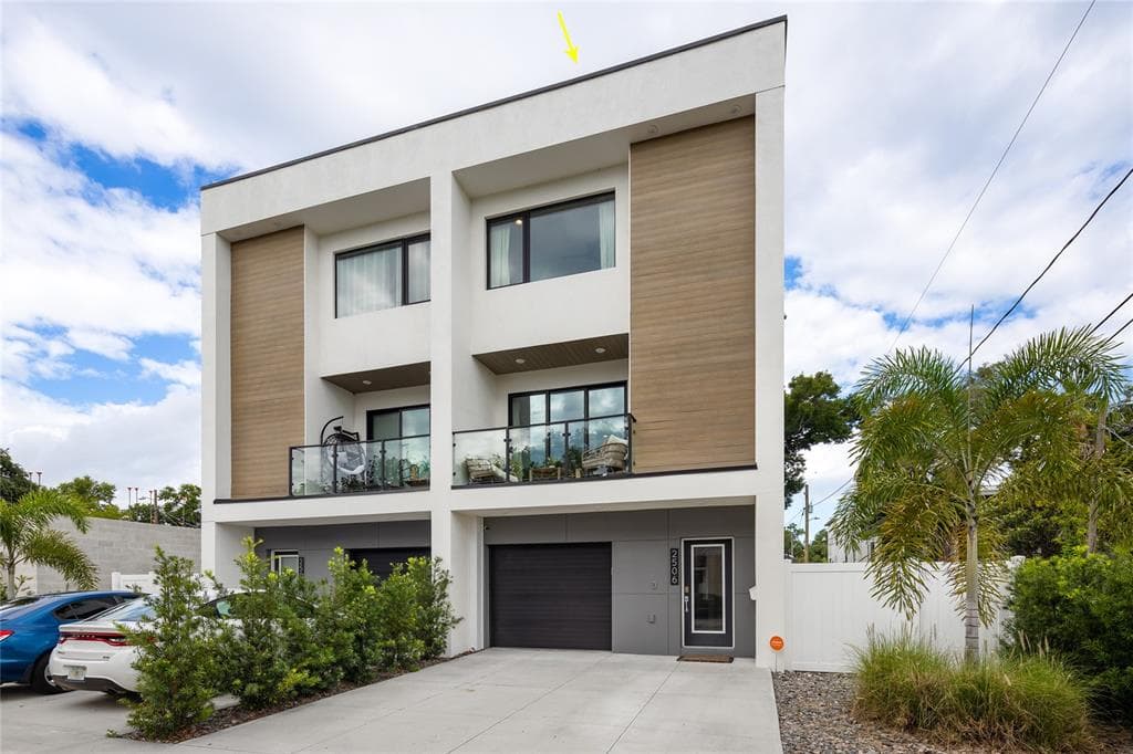 2506 N HIGHLAND AVENUE