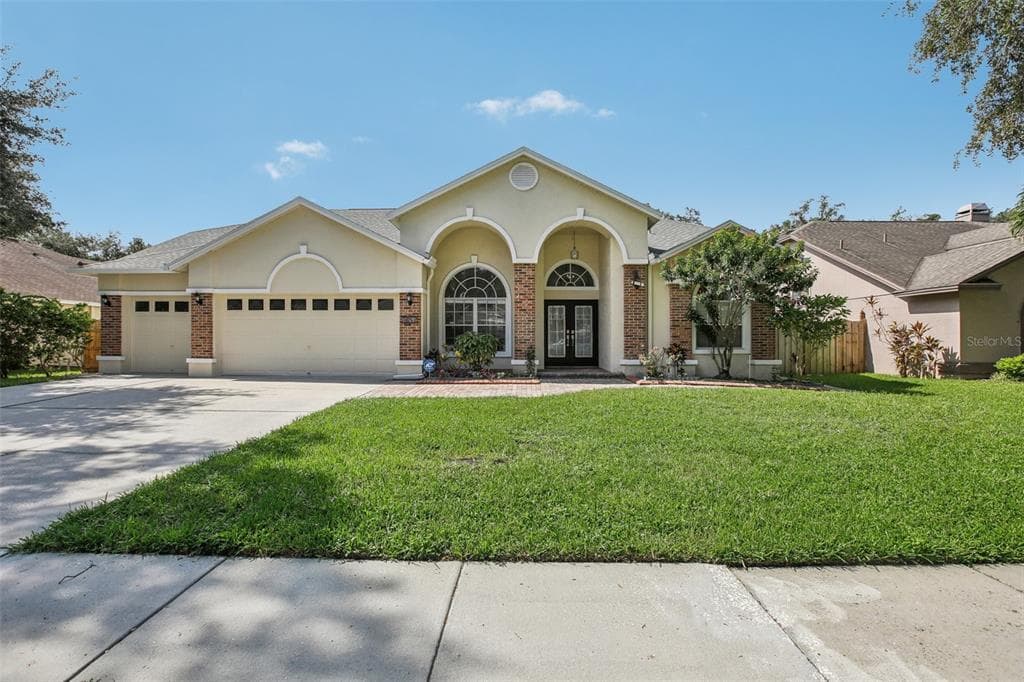 5642 GLENCREST BOULEVARD TAMPA, FL 33625
