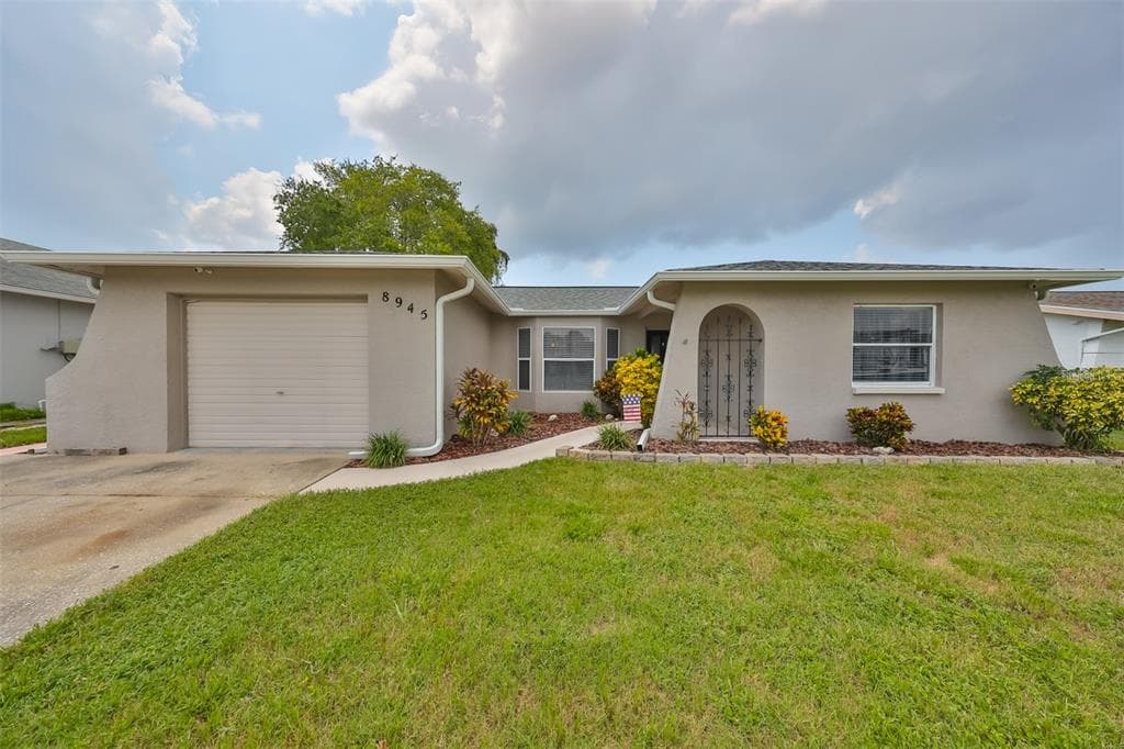 8945 GLEN MOOR LANE PORT RICHEY, FL 34668