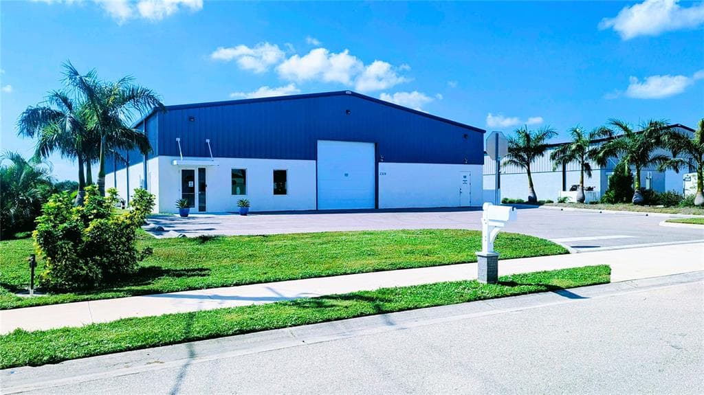 2328 72ND DRIVE E SARASOTA, FL 34243