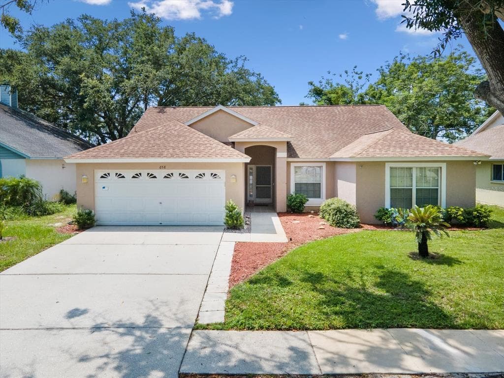 658 BAY COVE DRIVE TARPON SPRINGS, FL 34689