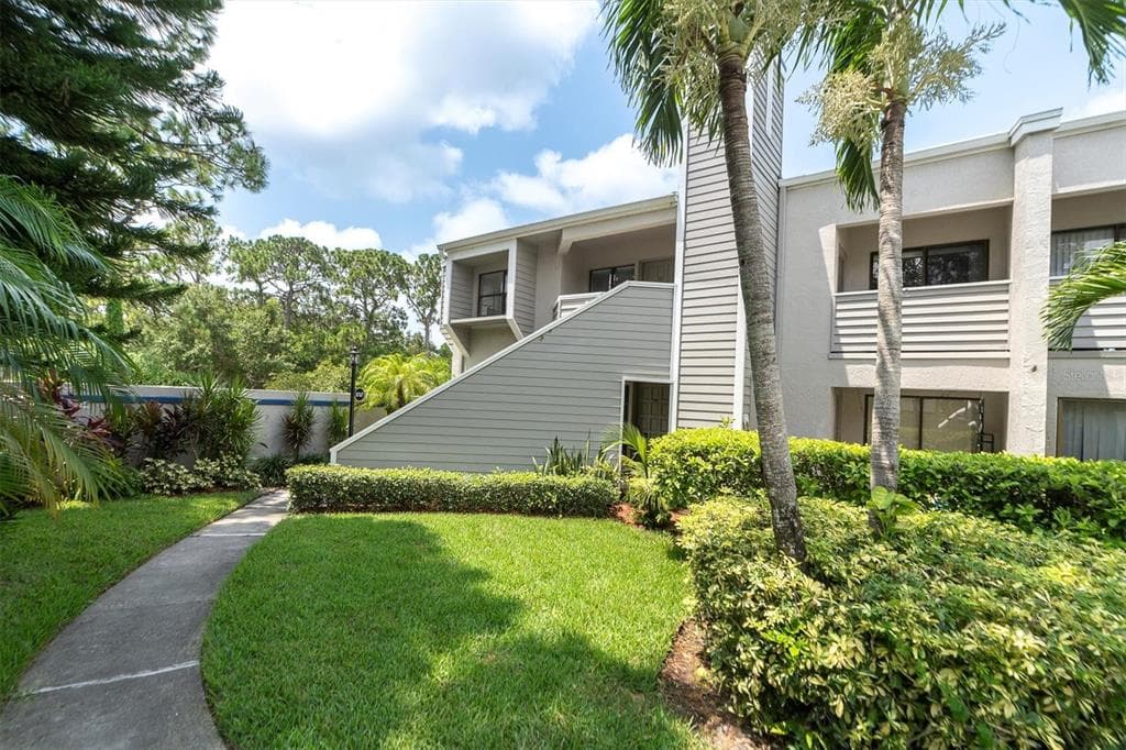 8707 BARDMOOR PLACE UNIT 202 SEMINOLE, FL 33777