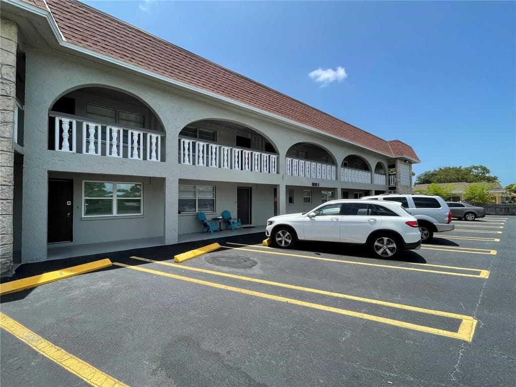 6080 22ND AVENUE N UNIT 2 ST PETERSBURG, FL 33710