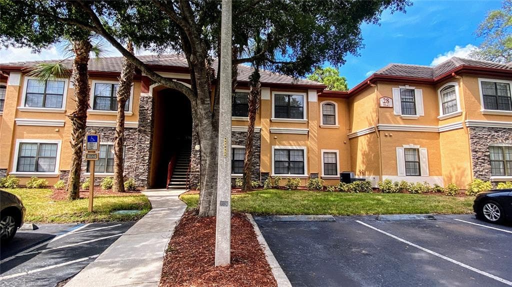 2141 PORTOFINO PLACE UNIT 8-2822 PALM HARBOR, FL 34683