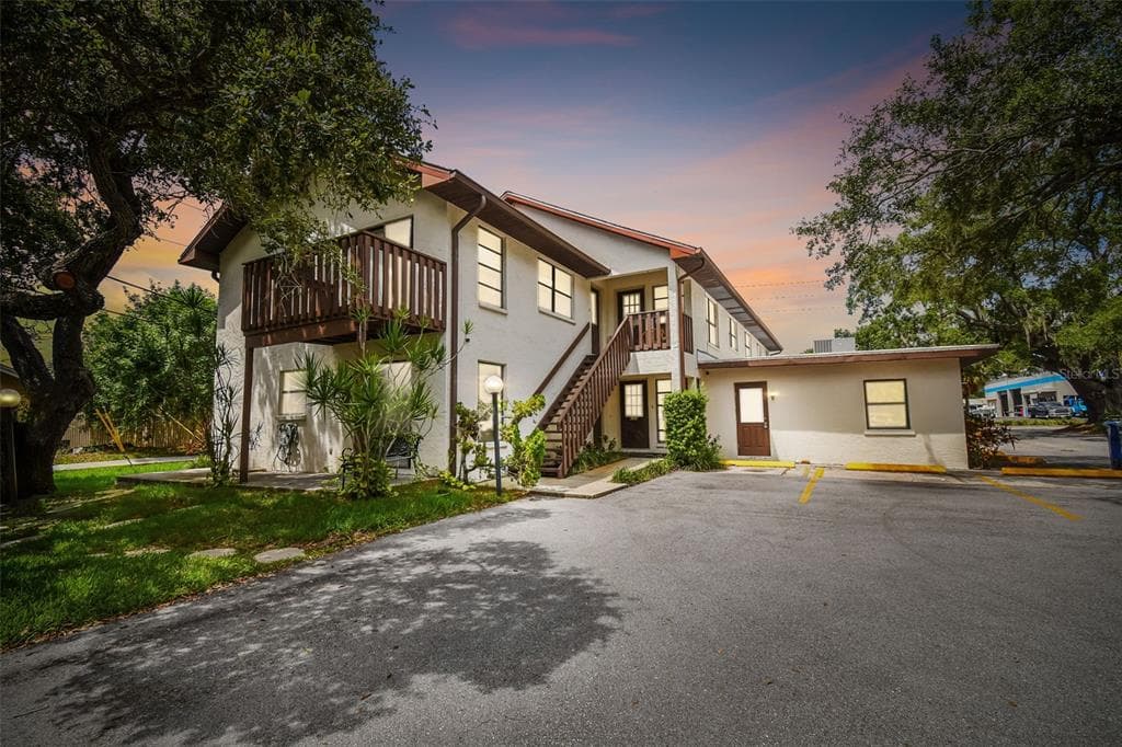 8423 SEMINOLE BLVD UNIT 204 SEMINOLE, FL 33772