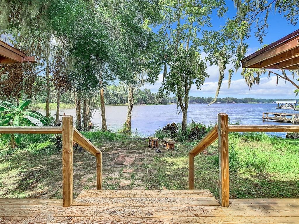 21876 PINEYWOOD LOOP